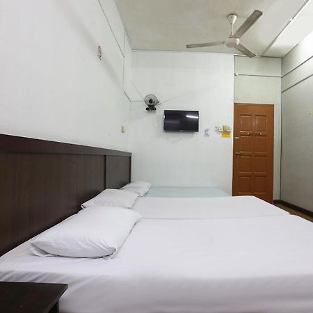 Oyo 89755 D&D Budget Inn Kota Bharu Buitenkant foto