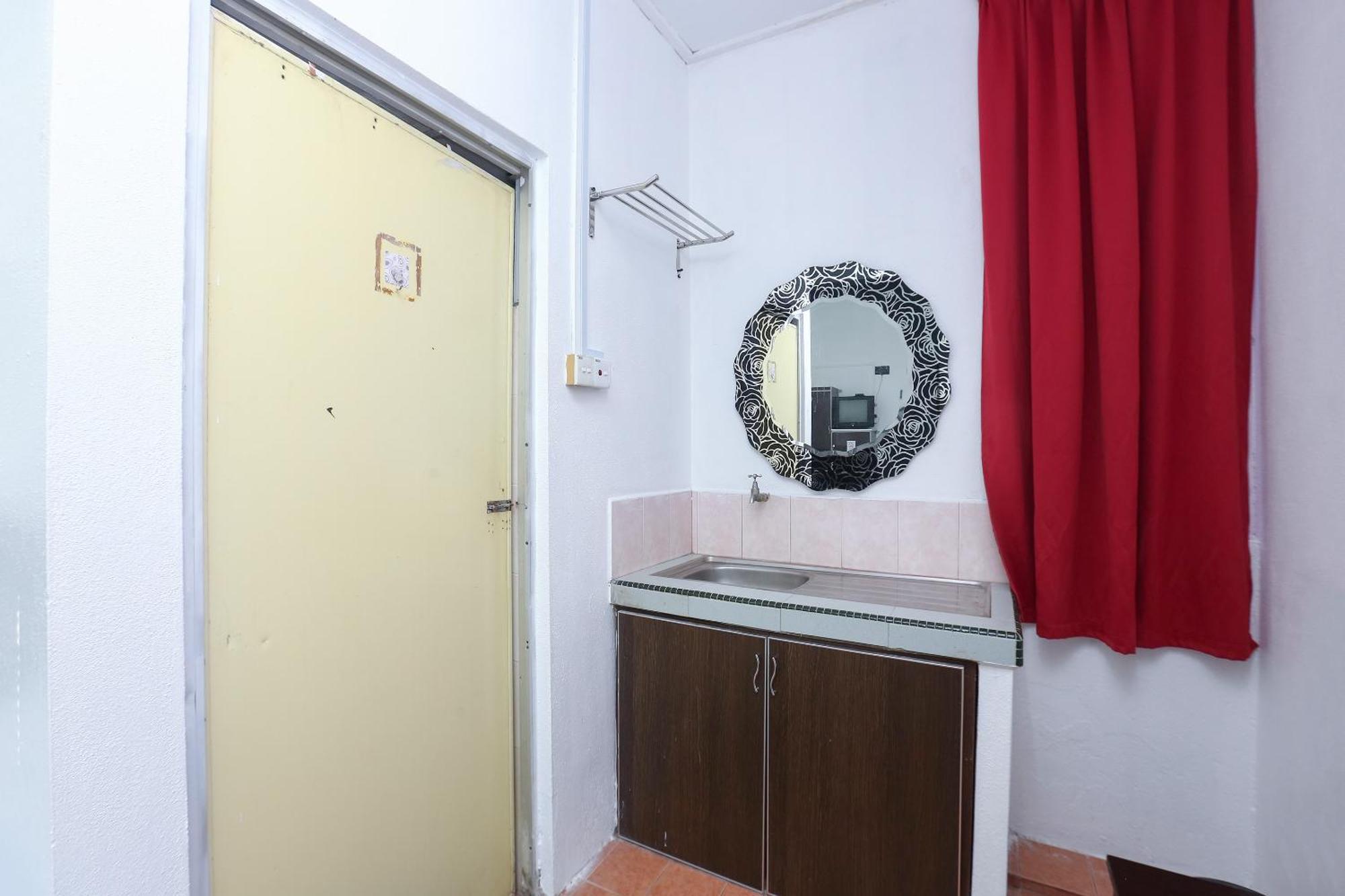 Oyo 89755 D&D Budget Inn Kota Bharu Buitenkant foto